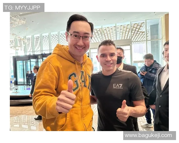 身材健硕引人注目 足球场上那些体格完美的球星们